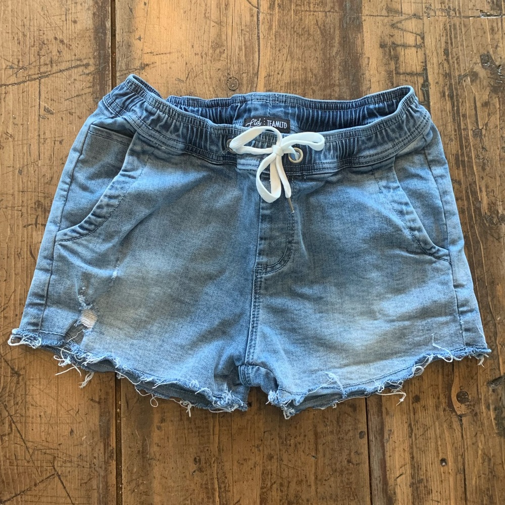 Team LTD distressed denim shorts sz Sm